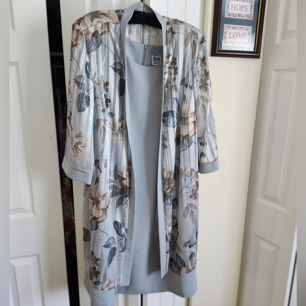 Dress with cardigan / jacket